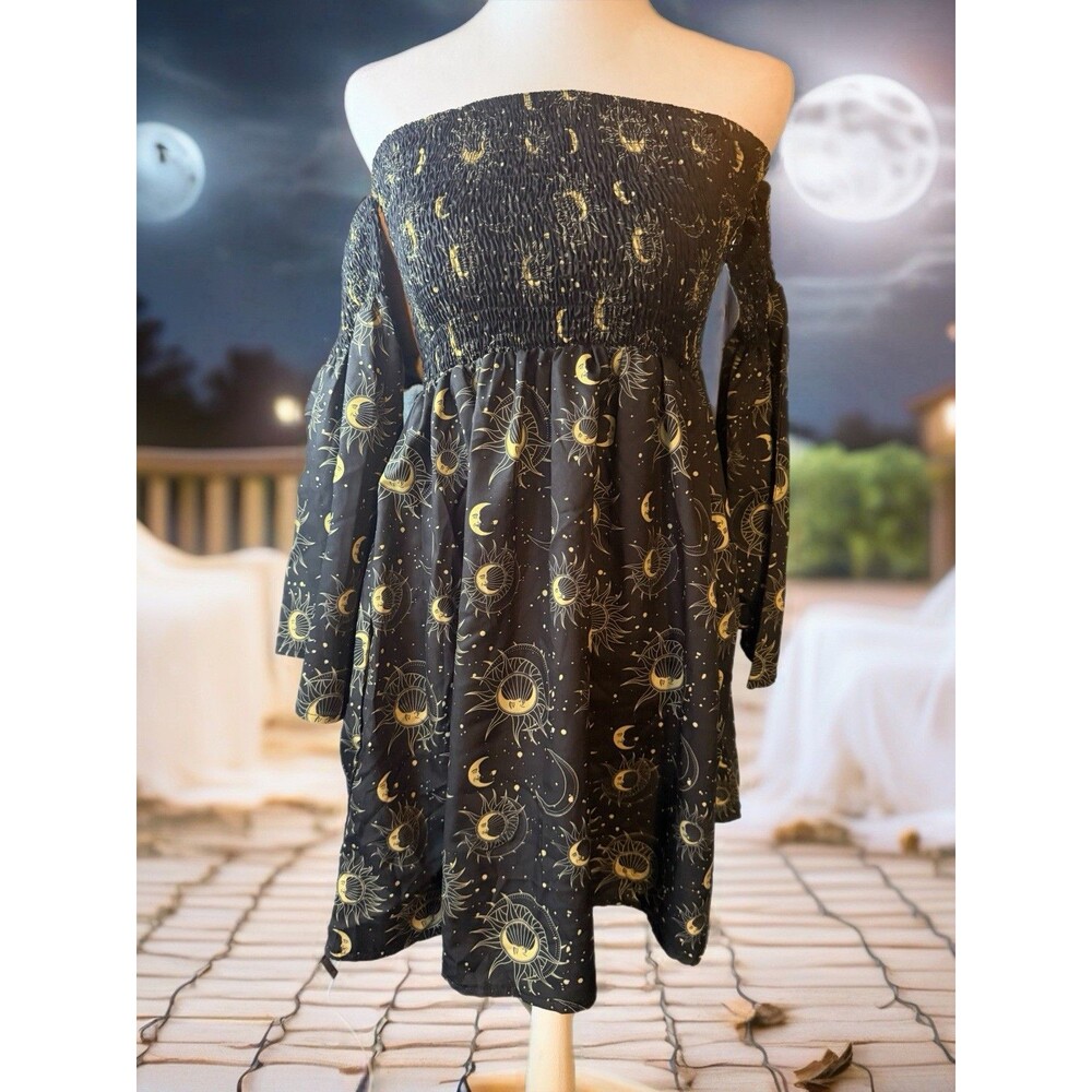 Goth Sun Moon  off the shoulder  size large nwt